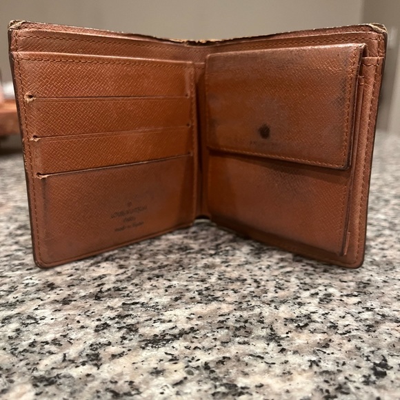 Louis Vuitton bifold wallet - Picture 6 of 10